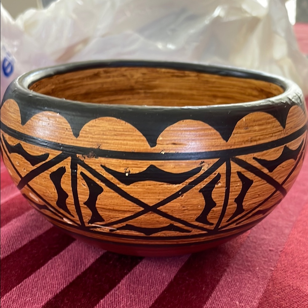 Handcrafted Black and Brown Decorative Bowl Pueblo pot size 5 1/2 inches round
